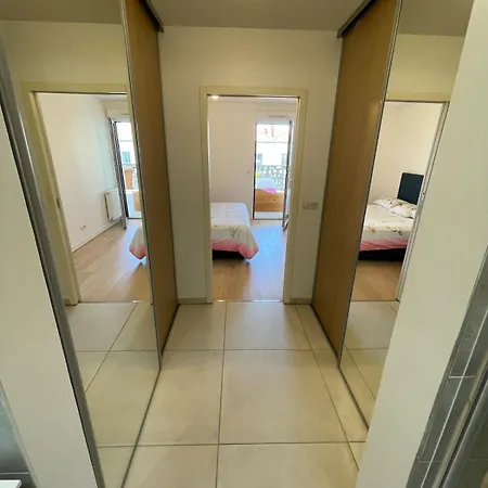 Large With Air Conditioning, Terrace And Parking مونبيلييه