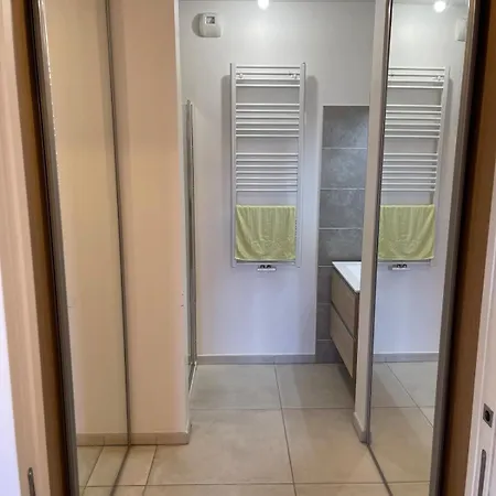 Large With Air Conditioning, Terrace And Parking * مونبيلييه